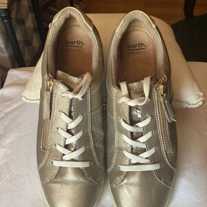 Earth Origins Etta Lace Up Side Zip Sneakers Women’s Size 10 Antique Gold